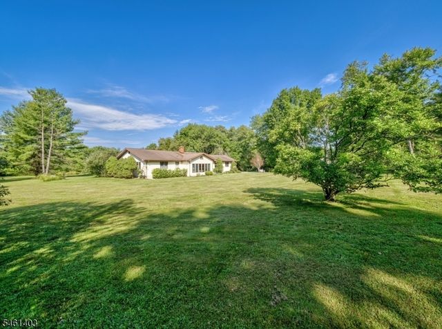 26 Fitzer Rd, Kingwood Twp., NJ 08825
