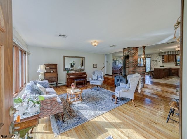 26 Fitzer Rd, Kingwood Twp., NJ 08825