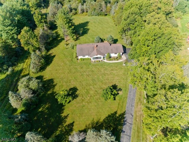 26 Fitzer Rd, Kingwood Twp., NJ 08825