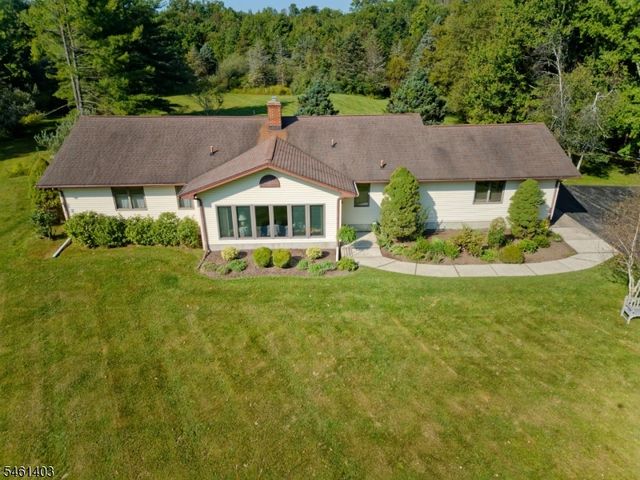 26 Fitzer Rd, Kingwood Twp., NJ 08825
