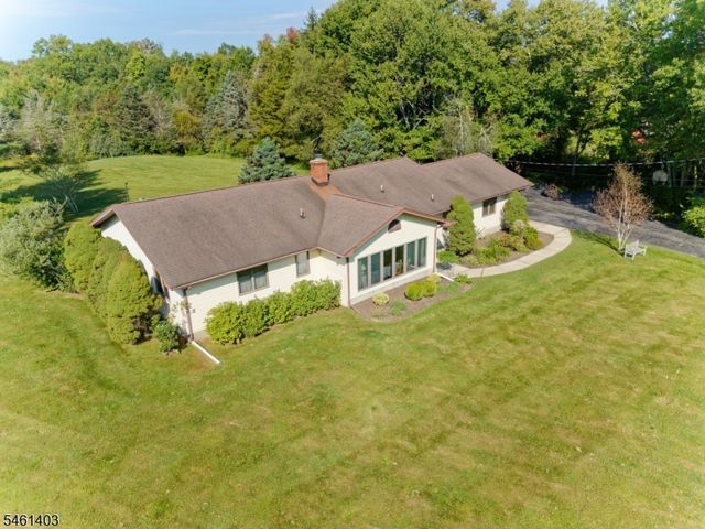 26 Fitzer Rd, Kingwood Twp., NJ 08825