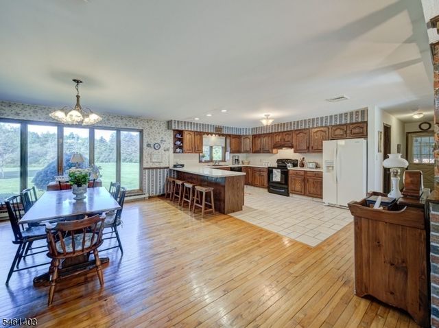 26 Fitzer Rd, Kingwood Twp., NJ 08825