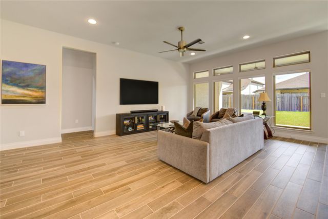 1930 Creekwood Cove, Missouri City, TX 77459