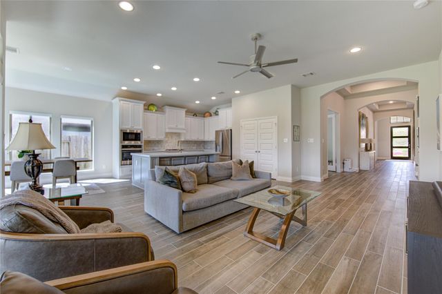 1930 Creekwood Cove, Missouri City, TX 77459