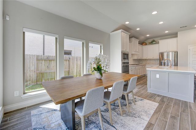 1930 Creekwood Cove, Missouri City, TX 77459