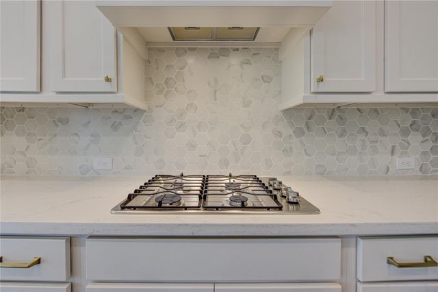 1930 Creekwood Cove, Missouri City, TX 77459