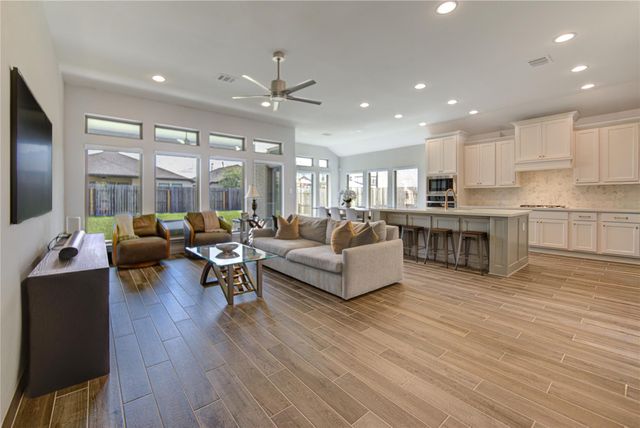 1930 Creekwood Cove, Missouri City, TX 77459