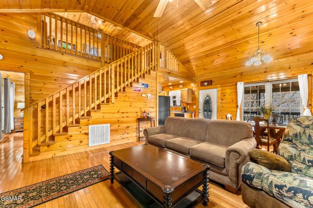 514 Laural Mountain Road, Gatlinburg, TN 37738