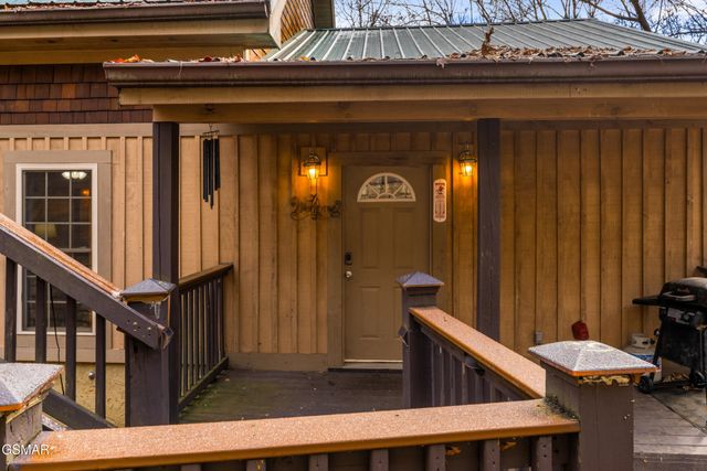 514 Laural Mountain Road, Gatlinburg, TN 37738