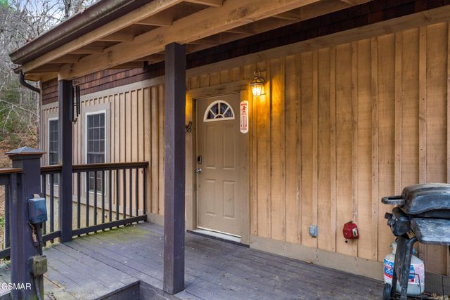 514 Laural Mountain Road, Gatlinburg, TN 37738