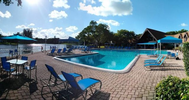 3670 Inverrary Dr 1K, Lauderhill, FL 33319