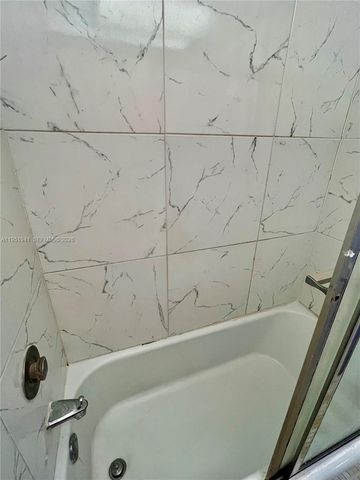 3670 Inverrary Dr 1K, Lauderhill, FL 33319