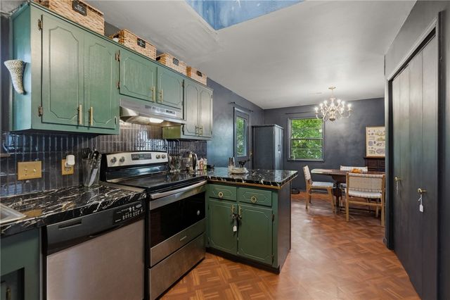 825 SE H Street, Bentonville, AR 72712