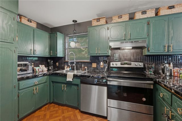 825 SE H Street, Bentonville, AR 72712