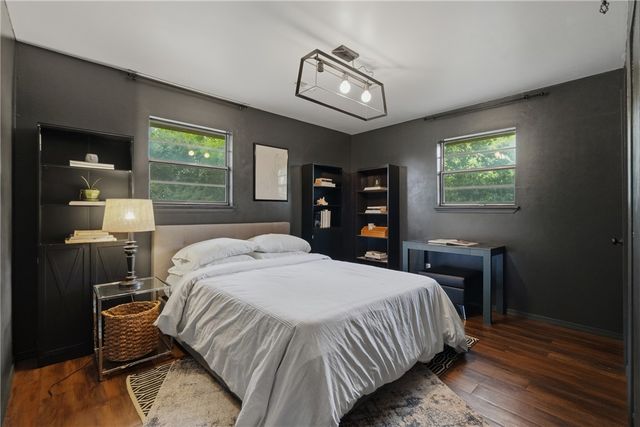 825 SE H Street, Bentonville, AR 72712