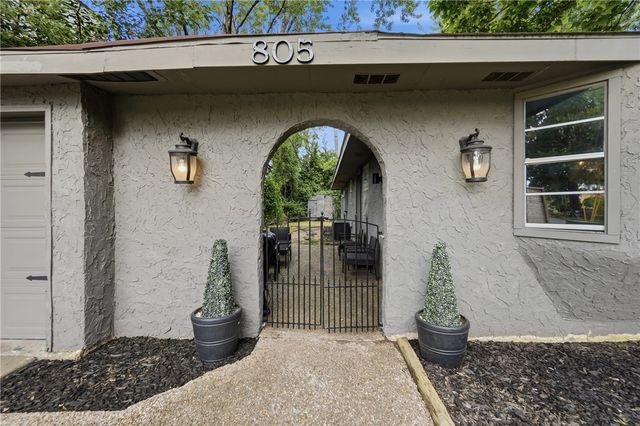 825 SE H Street, Bentonville, AR 72712