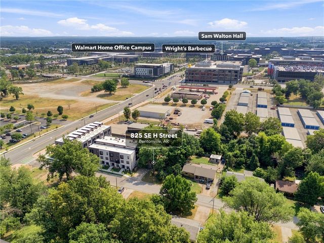 825 SE H Street, Bentonville, AR 72712