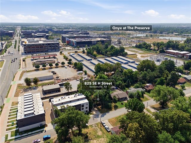 825 SE H Street, Bentonville, AR 72712