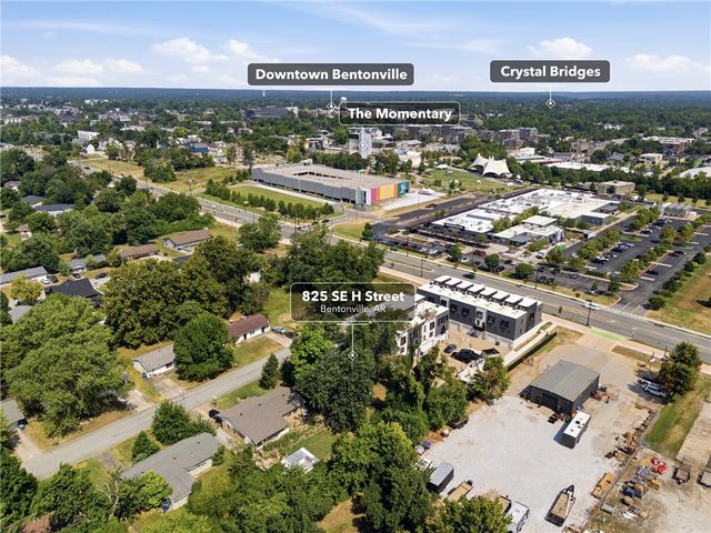 825 SE H Street, Bentonville, AR 72712