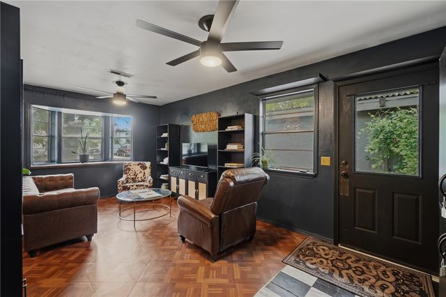 825 SE H Street, Bentonville, AR 72712