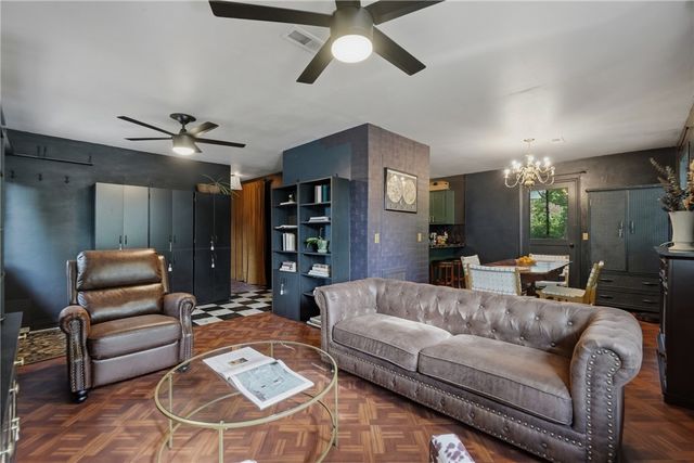825 SE H Street, Bentonville, AR 72712