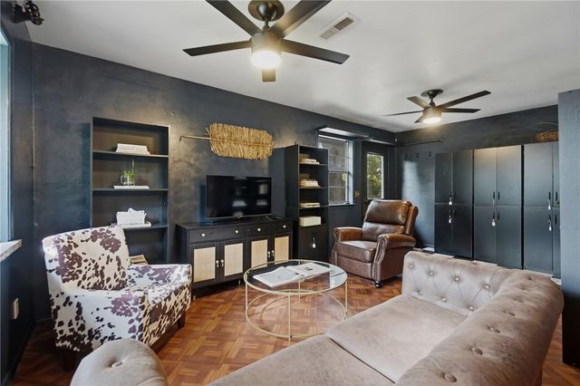 825 SE H Street, Bentonville, AR 72712