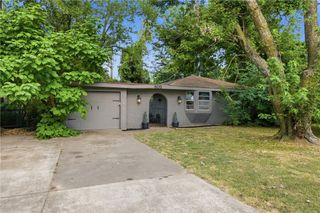 825 SE H Street, Bentonville, AR 72712