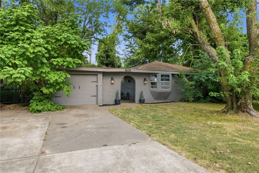 825 SE H Street, Bentonville, AR 72712
