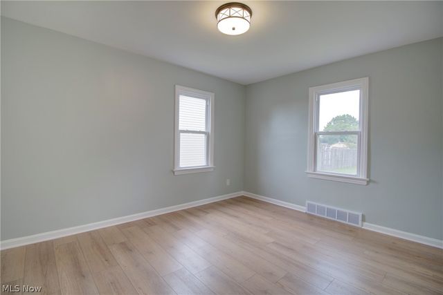 6969 Broadview Road, Seven Hills, OH 44131