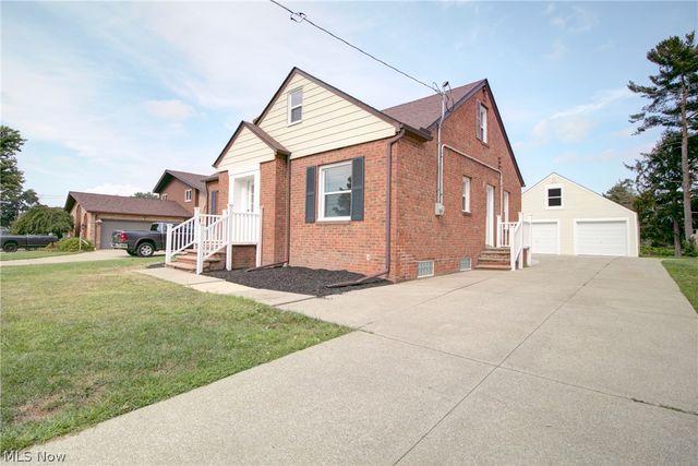 6969 Broadview Road, Seven Hills, OH 44131