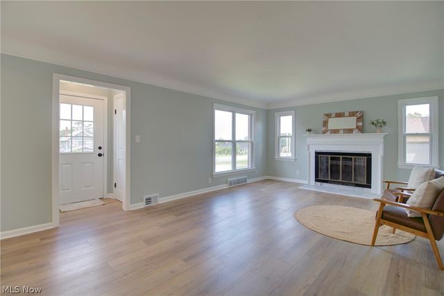 6969 Broadview Road, Seven Hills, OH 44131