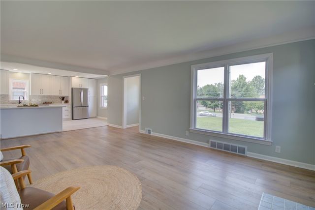 6969 Broadview Road, Seven Hills, OH 44131