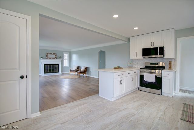 6969 Broadview Road, Seven Hills, OH 44131