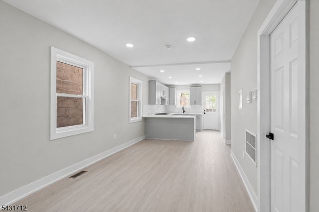 654 S 12Th St, Newark City, NJ 07103