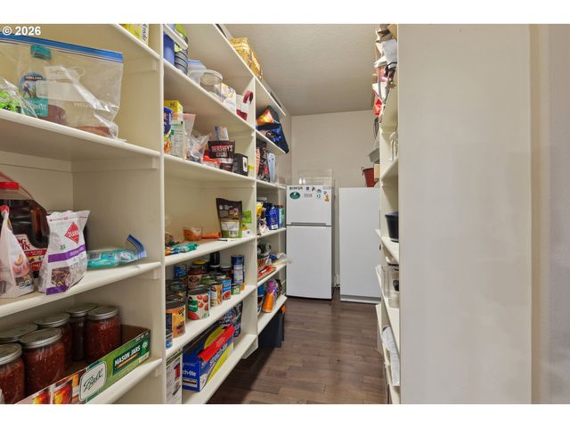1978 FURLONG Ct, West Linn, OR 97068