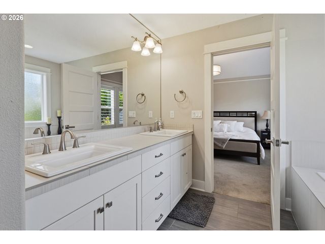 1978 FURLONG Ct, West Linn, OR 97068