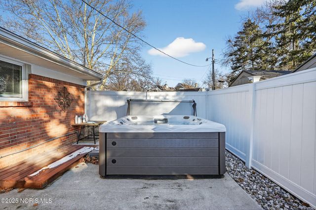 4035 Greencrest Lane, Toledo, OH 43614