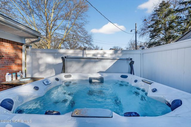 4035 Greencrest Lane, Toledo, OH 43614