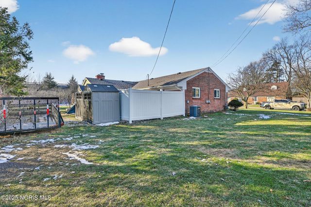 4035 Greencrest Lane, Toledo, OH 43614