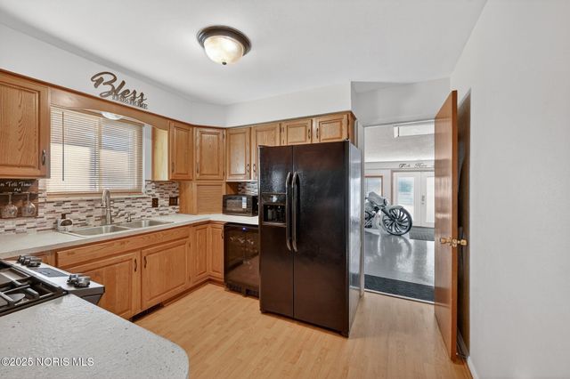 4035 Greencrest Lane, Toledo, OH 43614