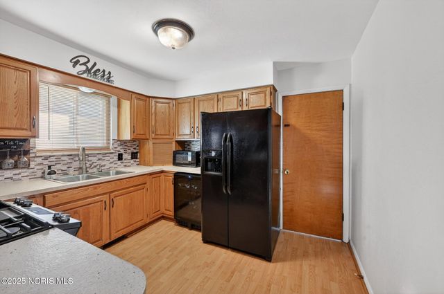 4035 Greencrest Lane, Toledo, OH 43614