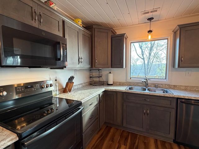 404 Lorel Dunbar Road, Jamestown, KY 42629