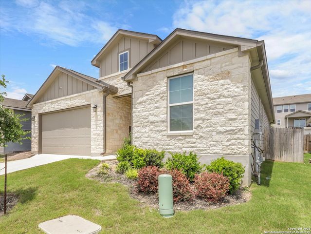 7105 WALKERS LOOP, San Antonio, TX 78233