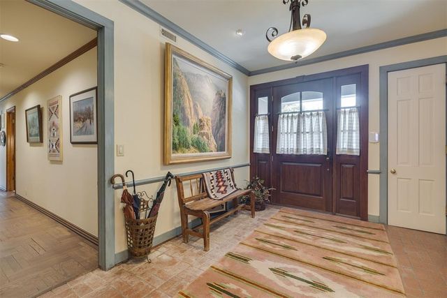 6815 N Country Club Drive, Oklahoma City, OK 73116