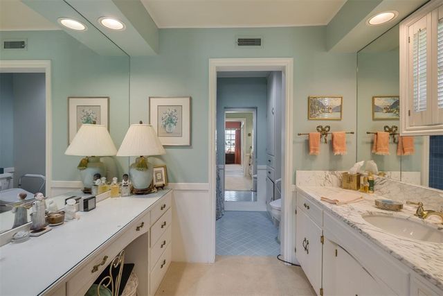 6815 N Country Club Drive, Oklahoma City, OK 73116