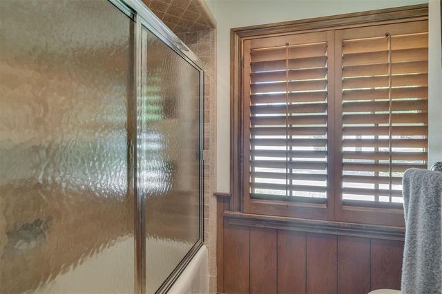 6815 N Country Club Drive, Oklahoma City, OK 73116