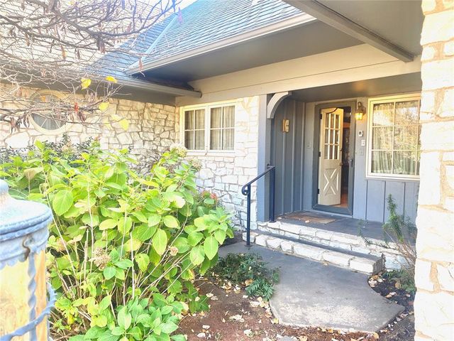 6815 N Country Club Drive, Oklahoma City, OK 73116