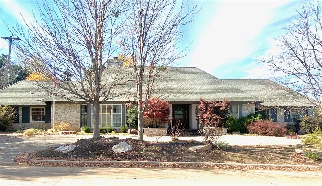 6815 N Country Club Drive, Oklahoma City, OK 73116