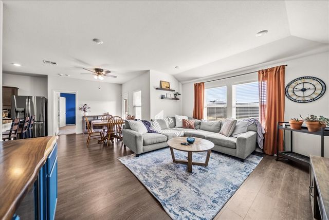 816 Glover Drive, Aubrey, TX 76227