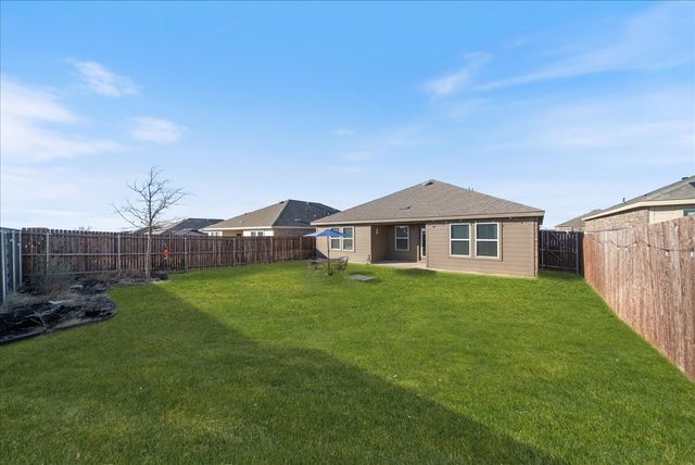 816 Glover Drive, Aubrey, TX 76227